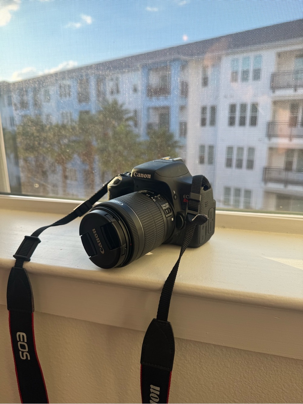Canon EOS Rebel T6i DSLR Camera + Complete Starter Kit